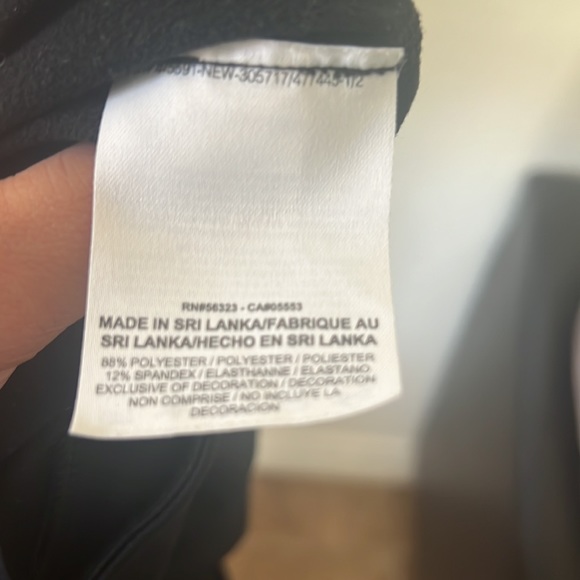 *SOLD* Nike Pro Girls Black & Pink Hoodie - Picture 14 of 14